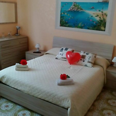 Beb I Delfini Di Casa Paola Bed & Breakfast มาสคาลิ ภายนอก รูปภาพ