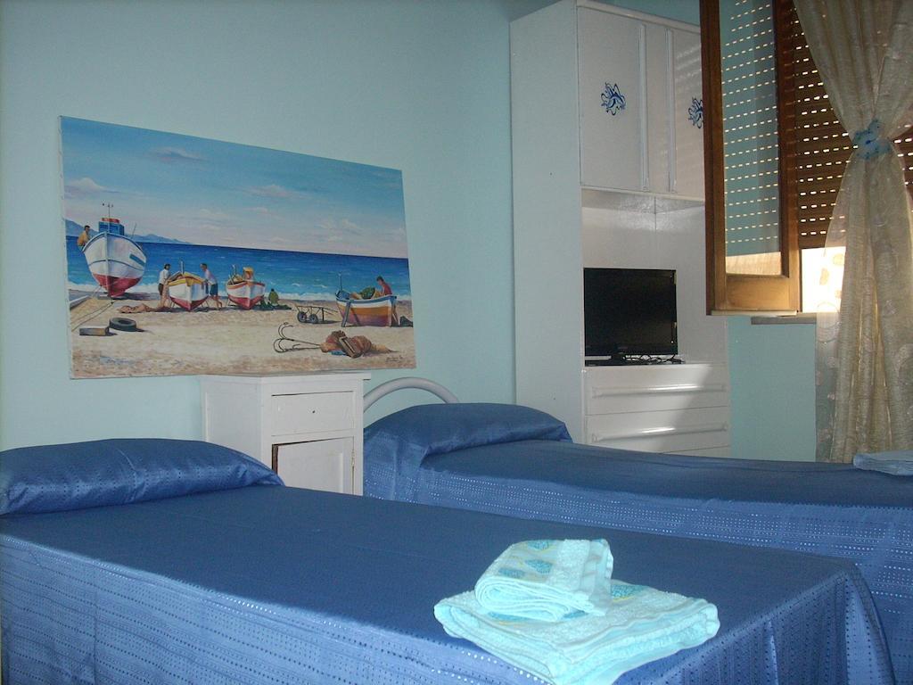 Beb I Delfini Di Casa Paola Bed & Breakfast มาสคาลิ ห้อง รูปภาพ